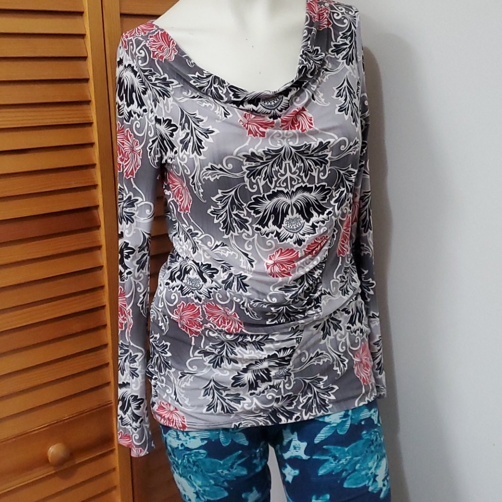 Rafaella long sleeve floral top size Small